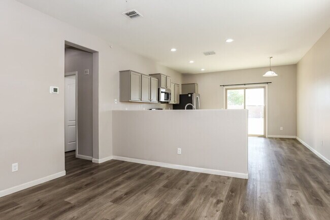 Foto del edificio - 4845 S 243rd Dr