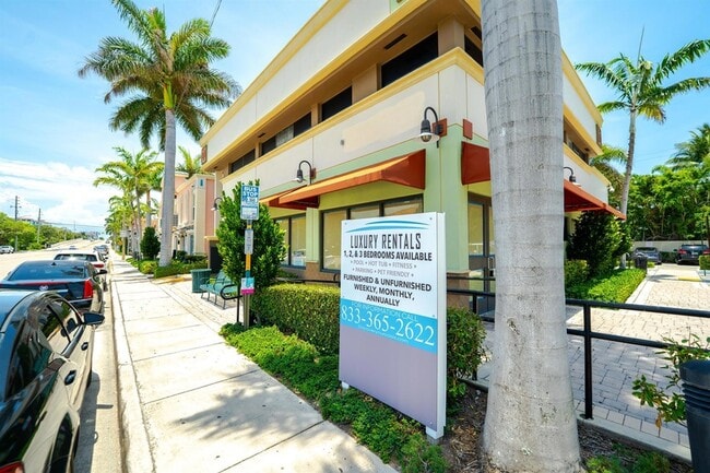 Building Photo - 831 E Palmetto Park Rd