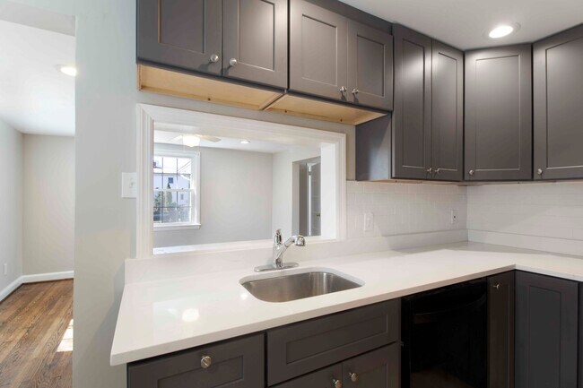 Building Photo - 227 Frederick Ave