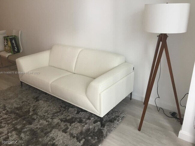 Foto del edificio - 1 br, 1.5 bath Condo - Brickell Heights
