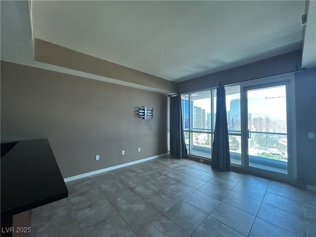Building Photo - 4575 Dean Martin Dr