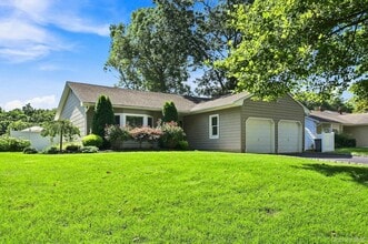 Building Photo - 8 Marlan Ct