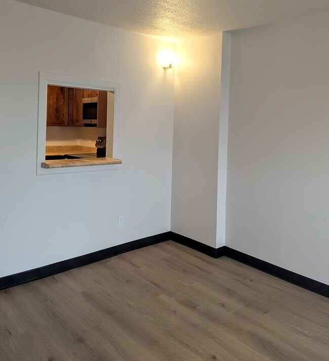 Foto del edificio - 1633 N Prospect Ave