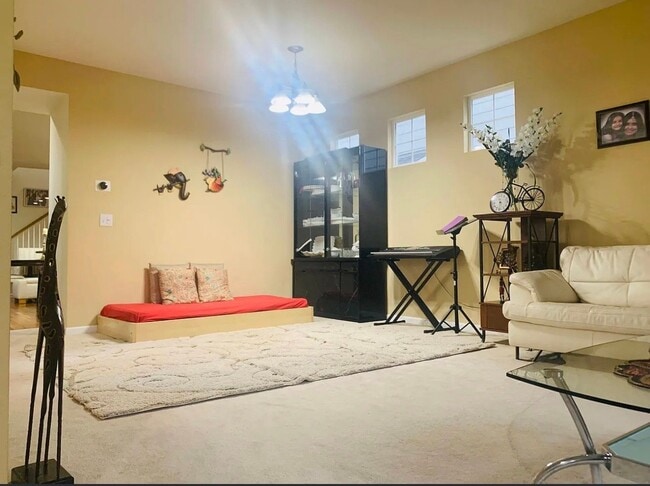 Building Photo - 22531 NE Cascara Cir