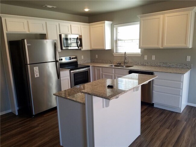 Foto del edificio - 2787 W Blackstone Crossing