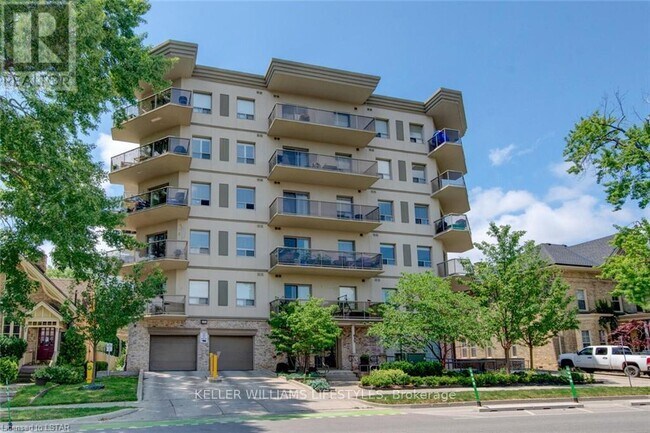 Building Photo - 435 Colborne St