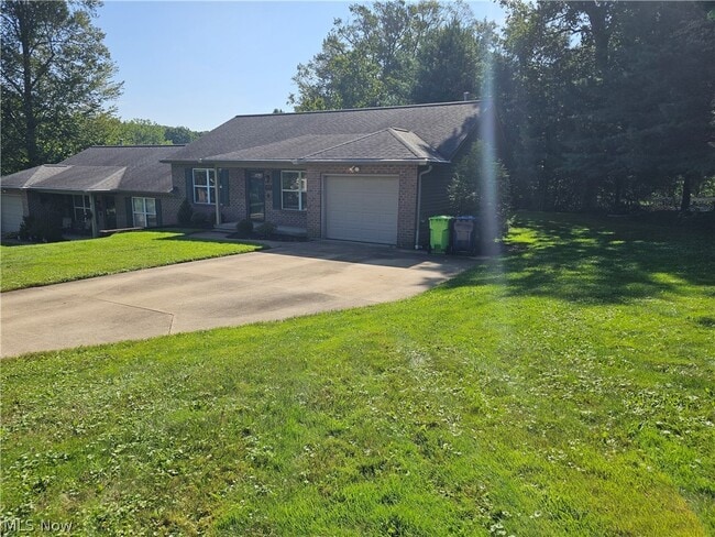 Building Photo - 470 Pheasant Run Rd