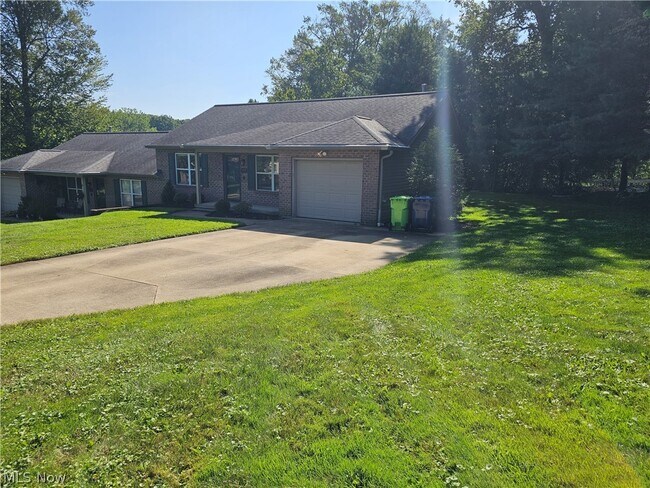Foto del edificio - 470 Pheasant Run Rd