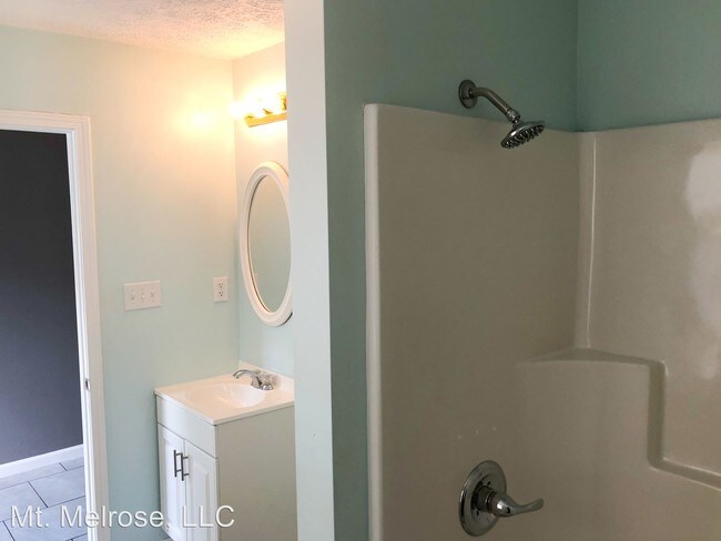 Foto del edificio - 2 br, 2 bath House - 450 Douglas Ave