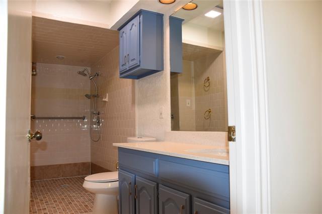 Building Photo - 2530 Meadowridge Dr