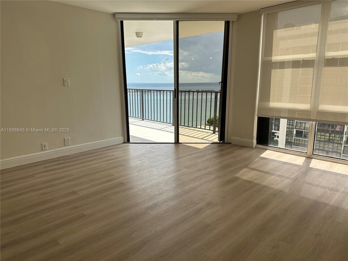 Foto principal - 1901 Brickell Ave
