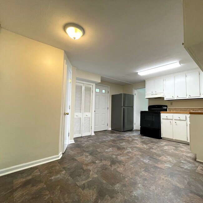 Building Photo - 88 Dunne Ave