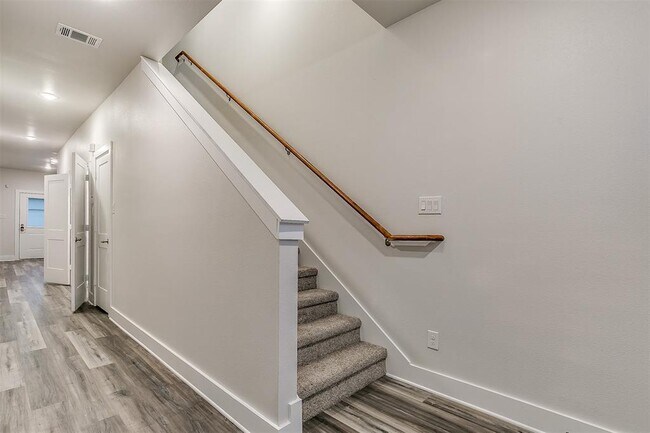 Building Photo - 2321 Benbrook Blvd