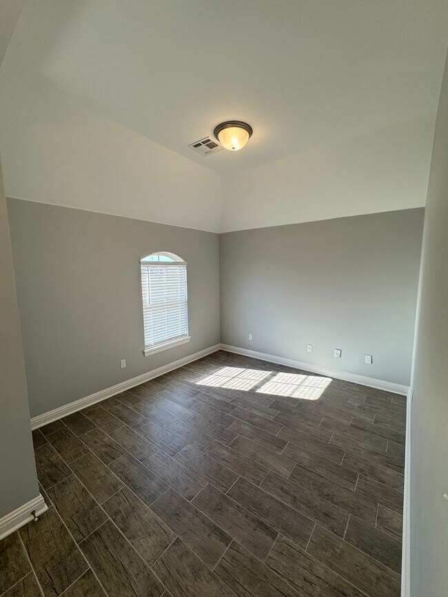 Building Photo - The Preserve Neighborhood!