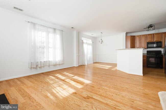 Foto del edificio - 8975 Harrover Pl