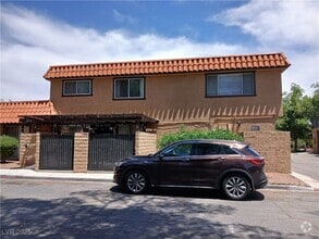 Building Photo - 211 Brookside Ln