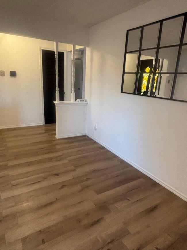 Foto del edificio - 310 Meadowlark Ln