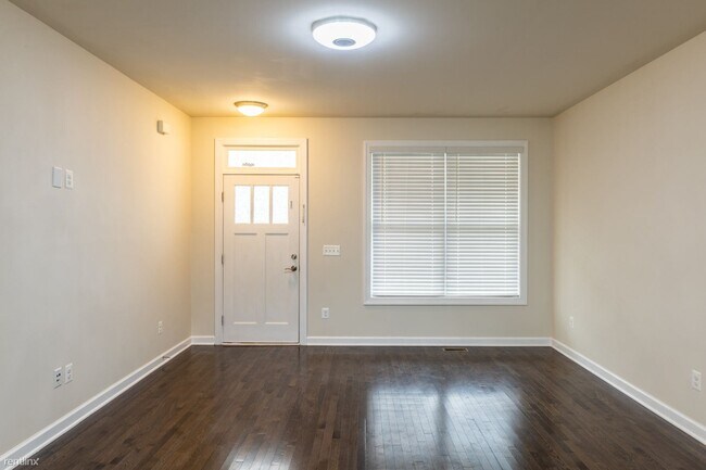 Building Photo - 4 br, 3.5 bath House - 2131 Saranac Court