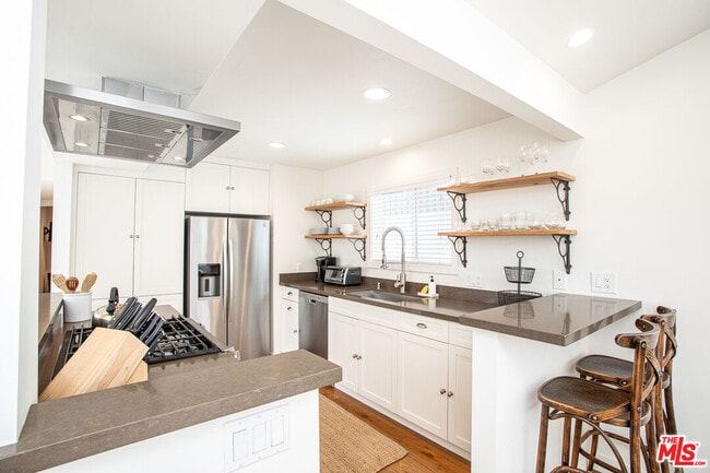 Building Photo - 513 Larkspur Ave