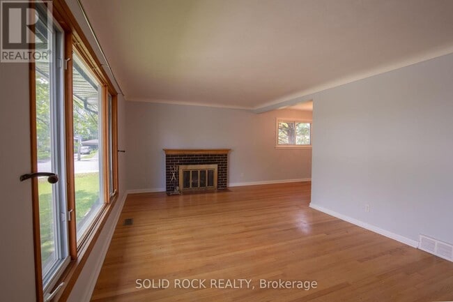 Building Photo - 2763 Kelly Ave