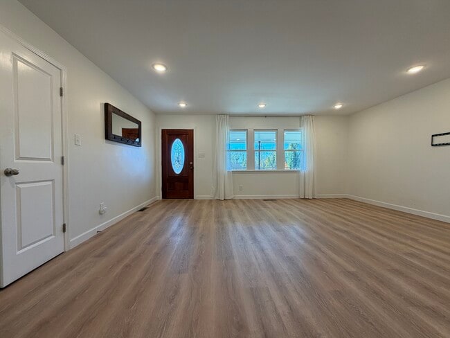 Foto del edificio - 214 W Union St