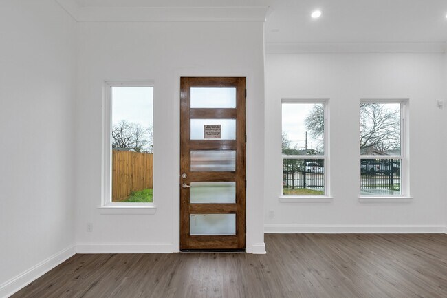 Foto del edificio - 7315 Iwo Jima Rd