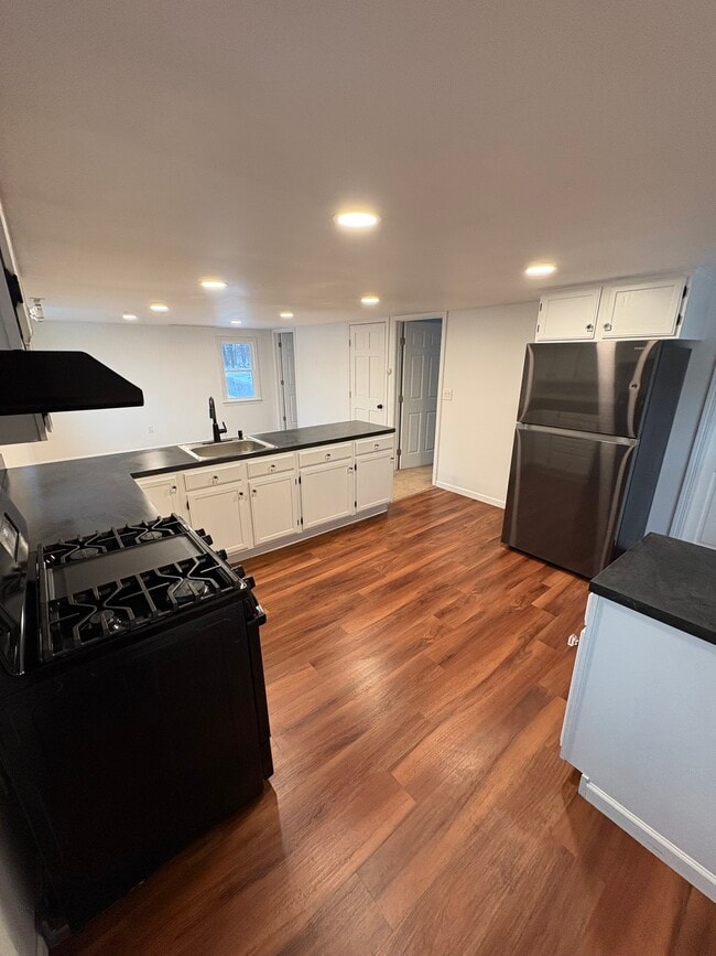 Building Photo - 31 Merritt Ave 2nd Floor