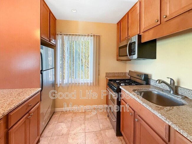 Building Photo - 3504 Wilshire Terrace