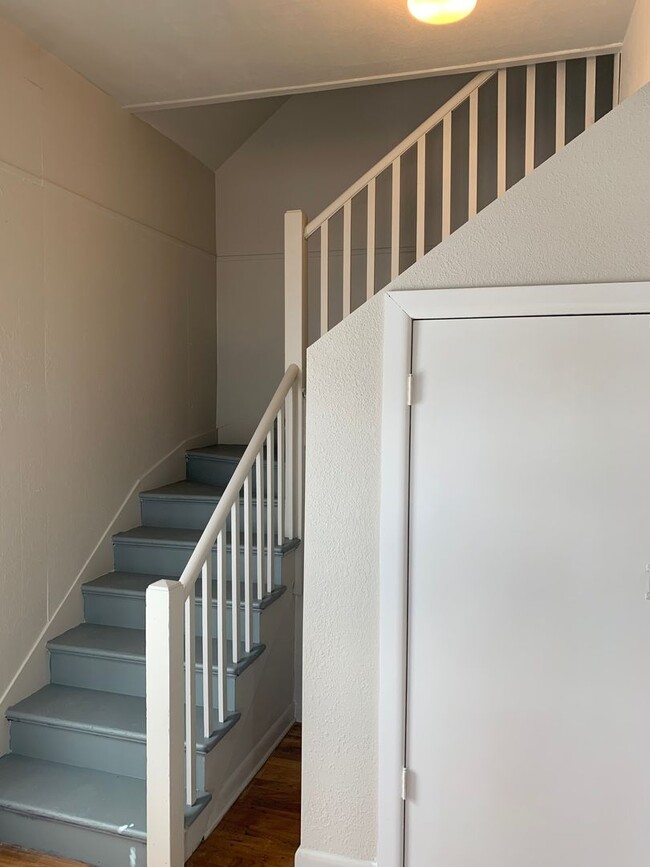 Foto del edificio - 4 BEDROOM, 1 BATHROOM, SINGLE FAMILY HOME, CONVENIENT DOWNTOWN LOCATION!