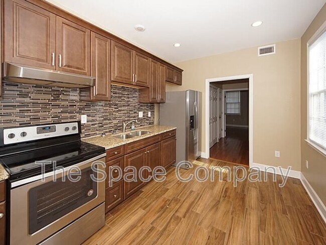 Foto del edificio - 126 Logan St