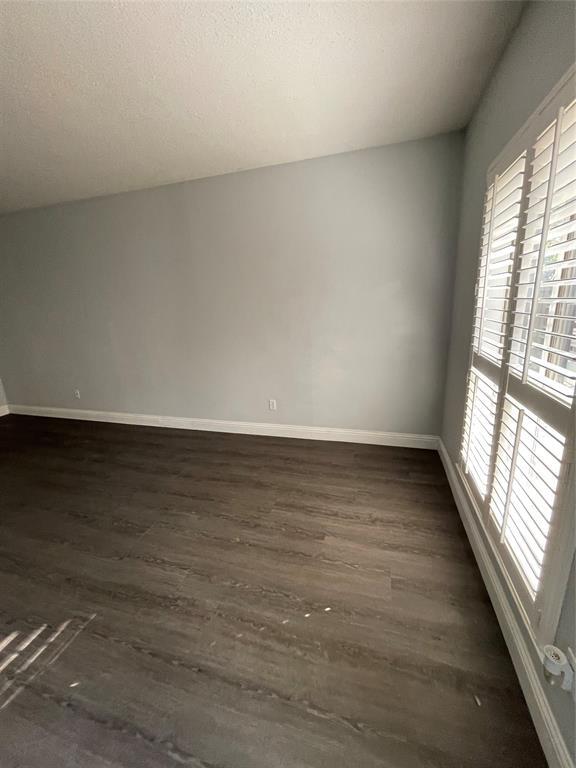 Foto del edificio - 6017 E University Blvd