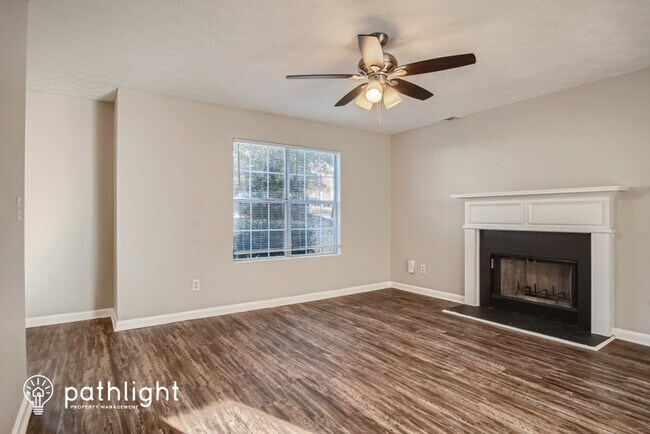 Foto del edificio - 2163 Forest Ridge Rd SE