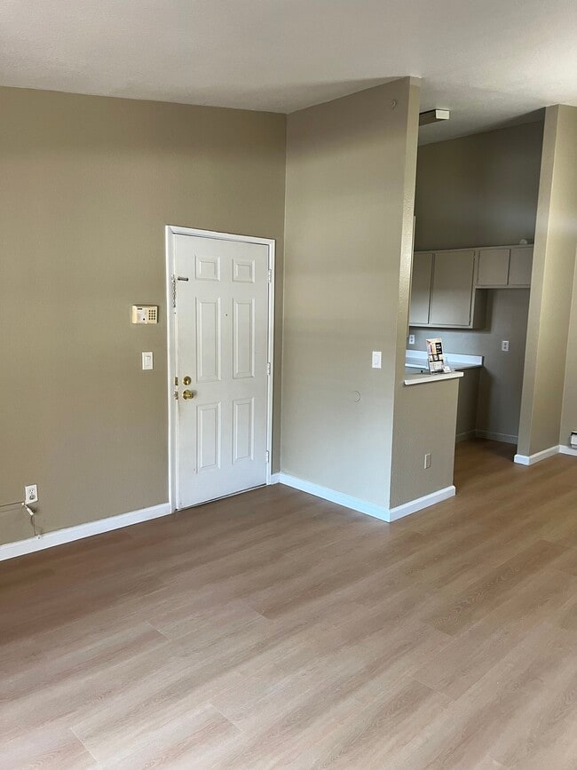 Building Photo - 7 Lancaster Cir