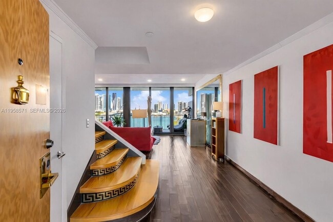 Photo - 1000 Venetian Way Apartment