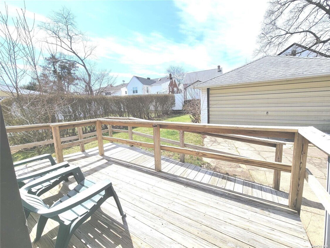 156 Capitol Ave, Williston Park, NY 11596 House Rental in Williston