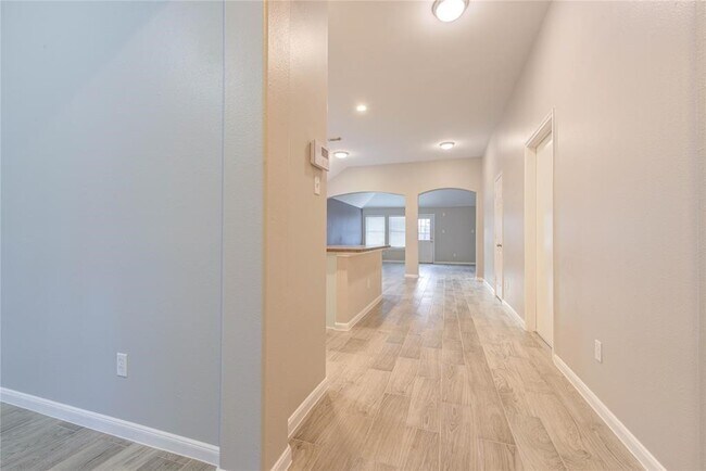 Building Photo - 21714 Mansfield Bluff Ln