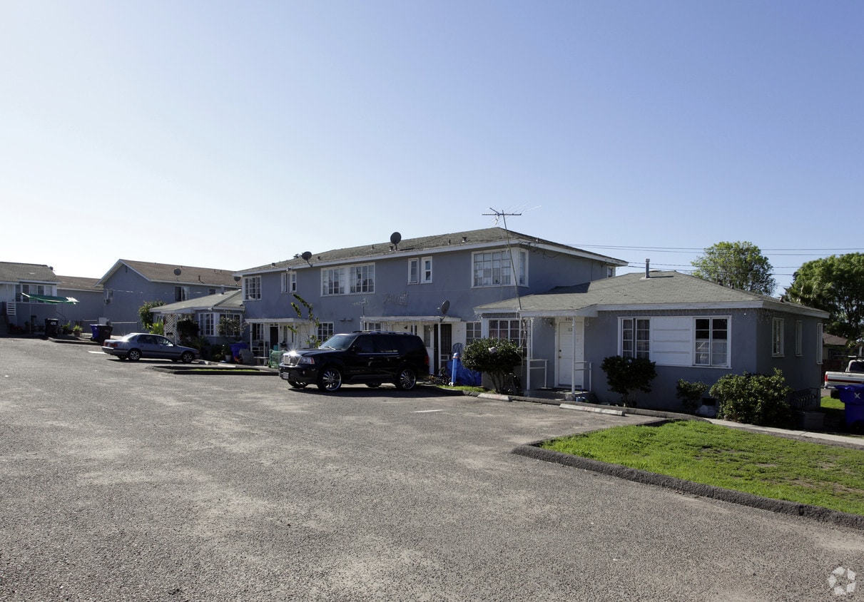 6701 - 6731 Kelly St - 6701-6731 Kelly St
