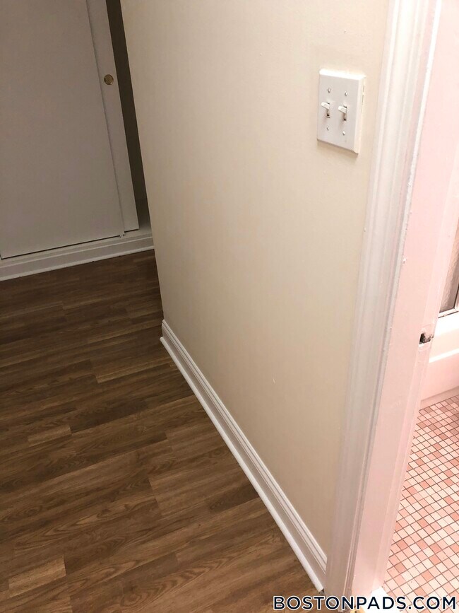 Building Photo - 62 Boylston St