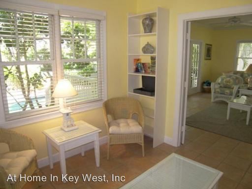 Building Photo - 203 Golf Club Dr