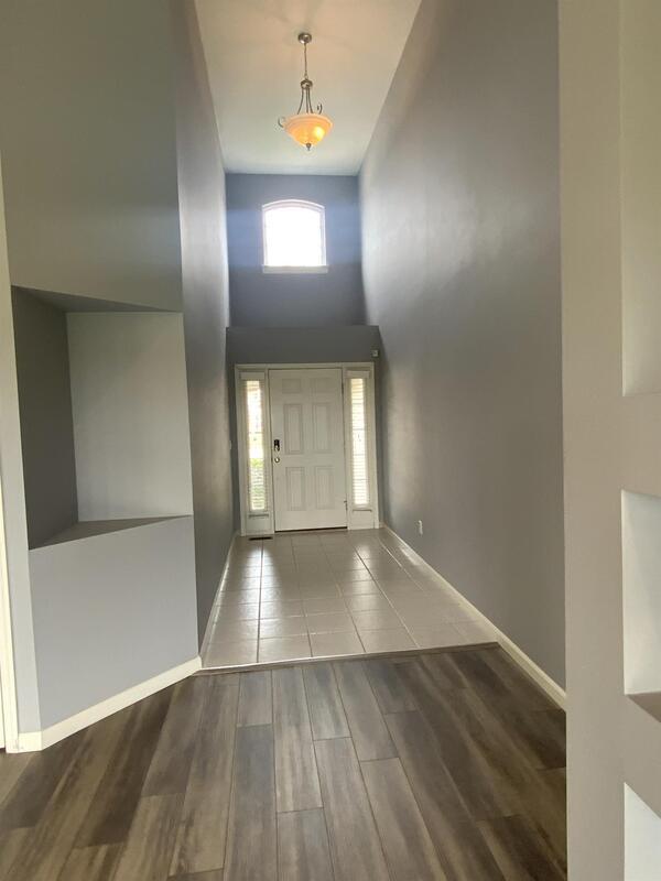 Building Photo - 605 Tennyson Ct