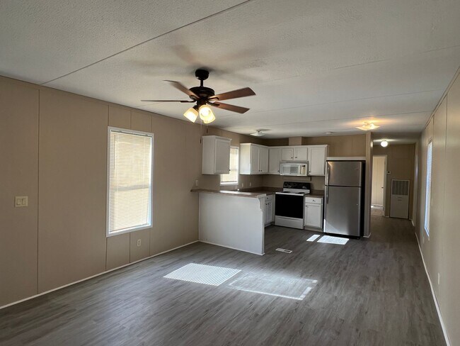 Building Photo - Wide Open Spaces