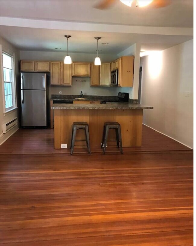 Foto del edificio - 4822 Roland Ave