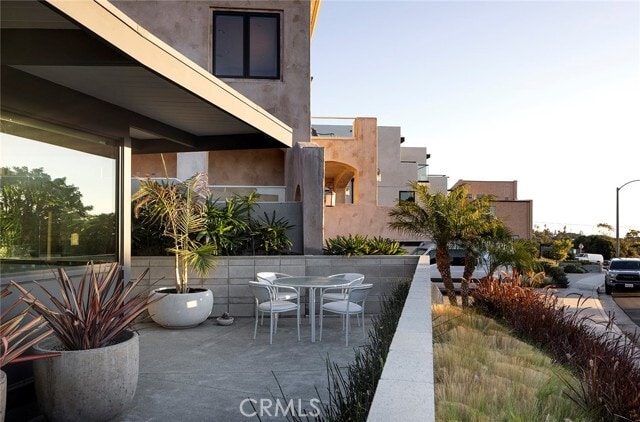 Building Photo - 2485 S Ola Vista