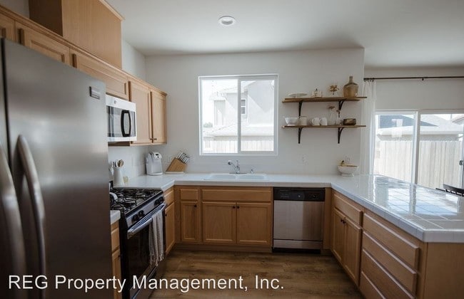 Building Photo - 3 br, 2.5 bath House - 132 Reflection Place