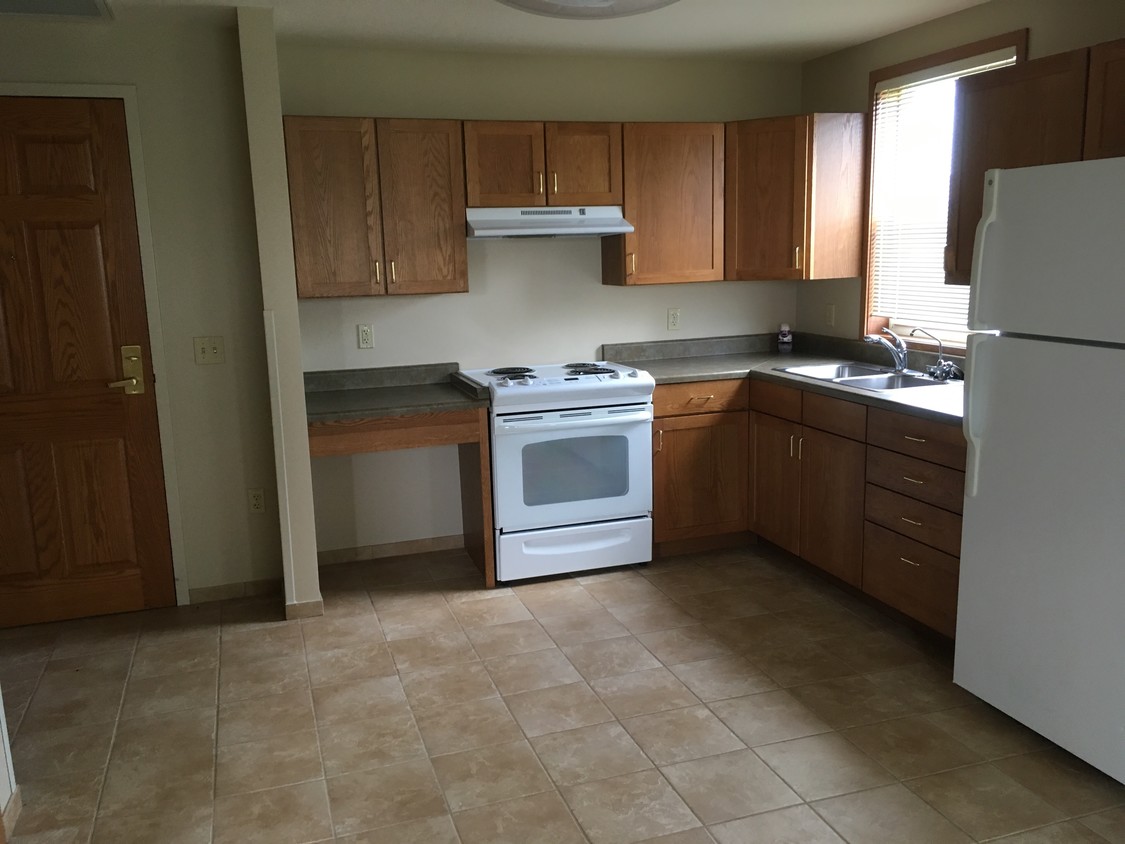 Apartment Kitchen - 620 14th Ave NE