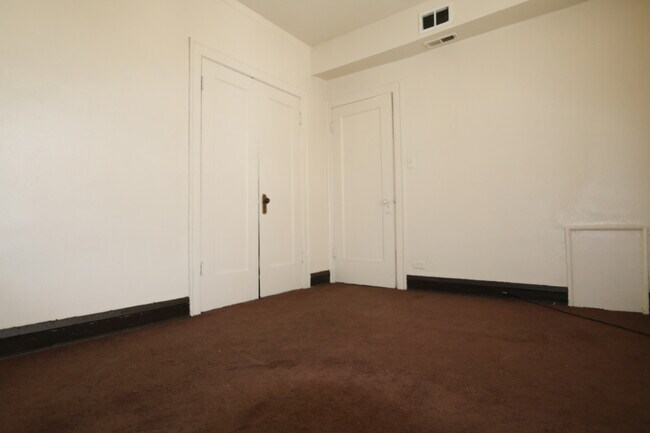 Foto del edificio - 8035 S St Lawrence Ave