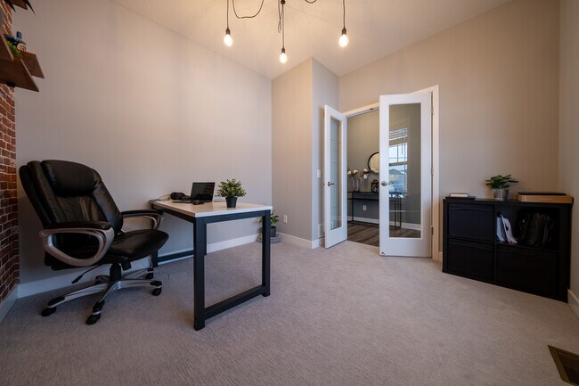 Foto del edificio - 4811 Chestnut Dr
