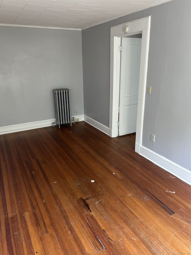 Building Photo - 54 Bradley Ave
