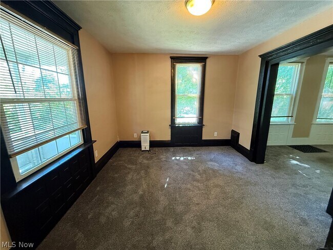Building Photo - 1076 Ackley St