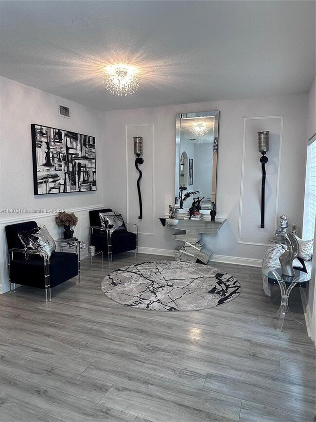 Foto del edificio - 10577 NW 56th Pl